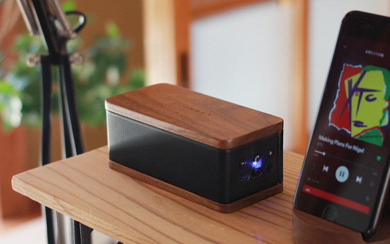 「MOBILE SPEAKER」Bluetoothでスマホと接続可能 木目が美しいスピーカー