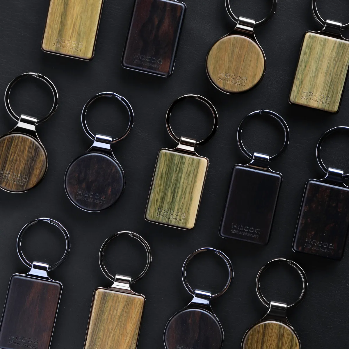 【数量限定】25周年記念品 希少な銘木が織りなす、特別な木製キーホルダー「KEYRING 001（パロサント・シャムガキ）」