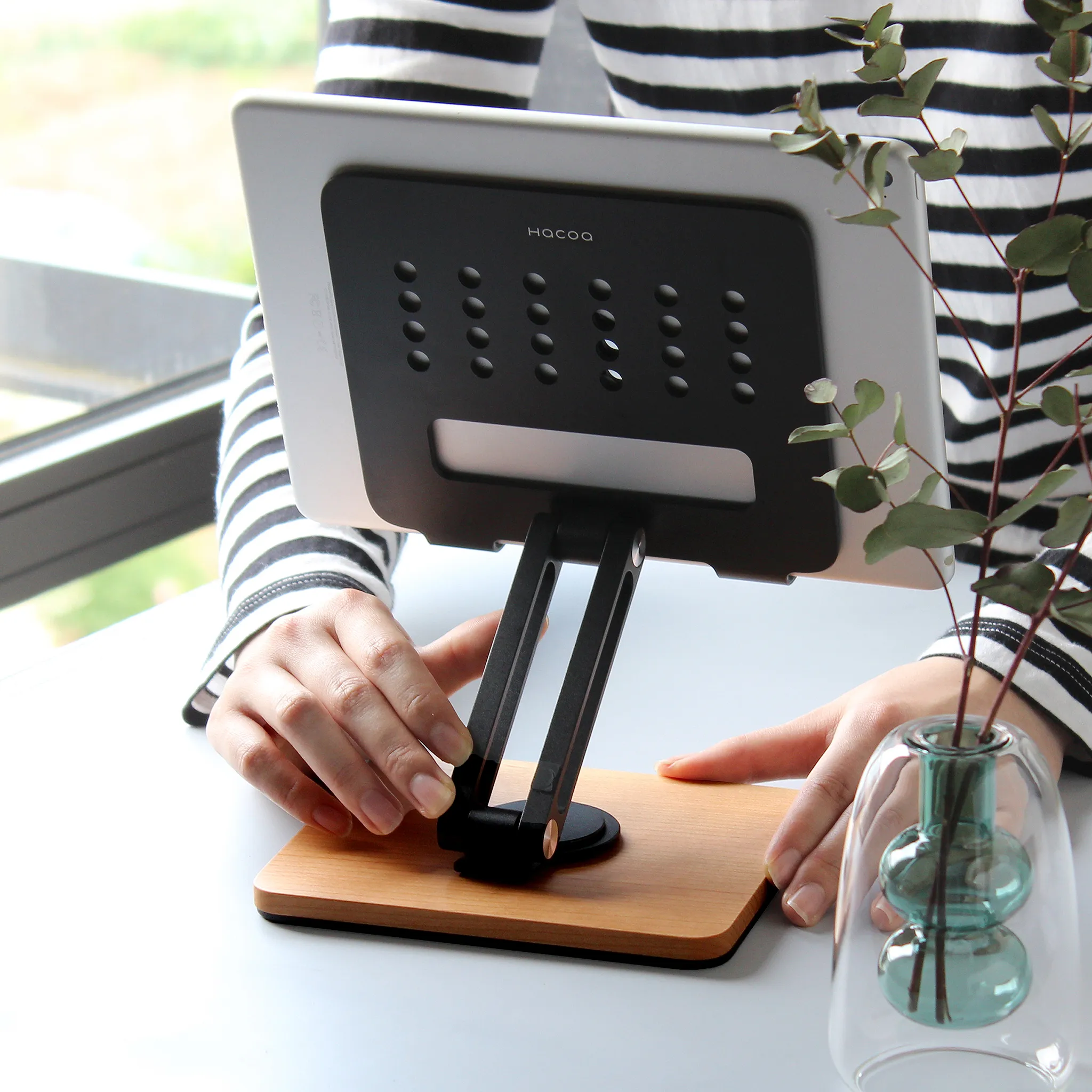 ipadにも使えるスタンド