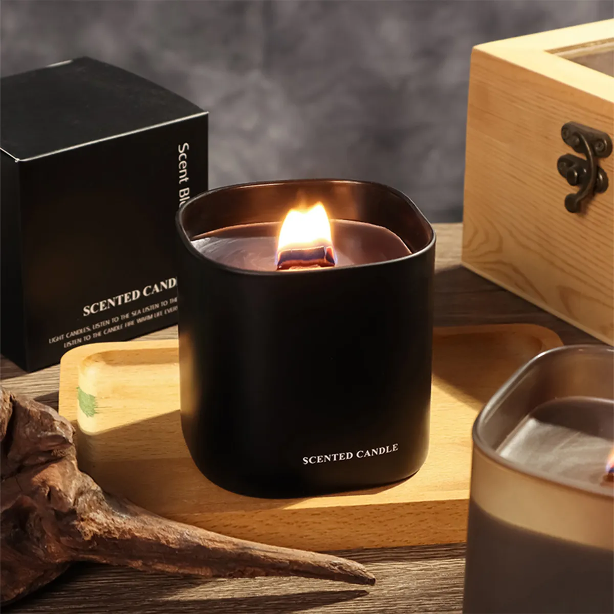 新入荷 灯りと香りで、日常に余白を。長く楽しめる木芯アロマキャンドル「SCENTED CANDLE」